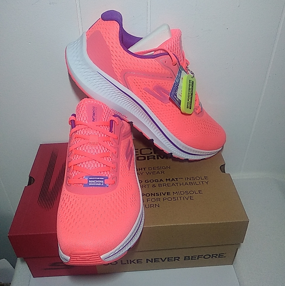 Skechers Women's Size 11 Go Run Consistent 2 Running Shoes Sneakers Hot Pink New